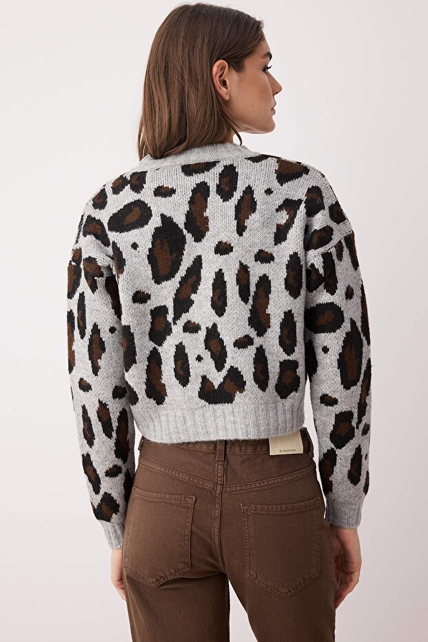 Açık Gri Leopar Desenli Crop Yumuşak Dokulu Triko Hırka TWOAW25HI00355 - 4