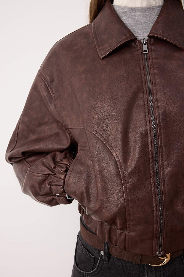 Kahverengi Oversize Kalıp Suni Deri İçi Kapitoneli Bomber Ceket Mont TWOAW26MO00047 - 5