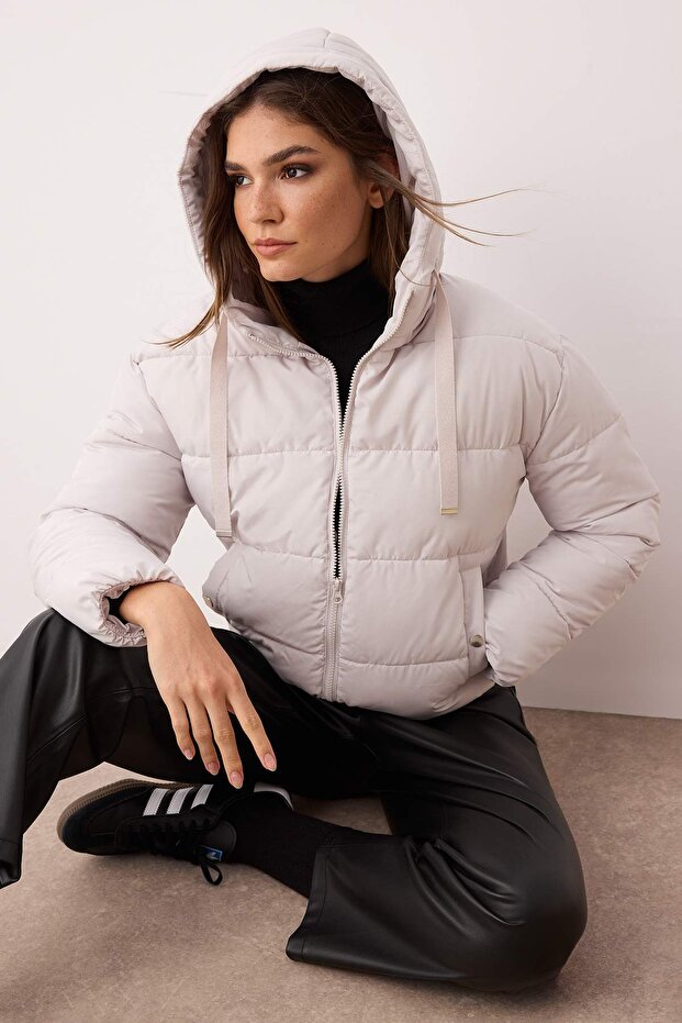 Сиво пухено яке с качулка, модел Rugular, водоотблъскващо TWOAW26MO00090 - 7