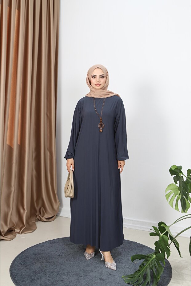Pleated Sandy Dress with Necklace