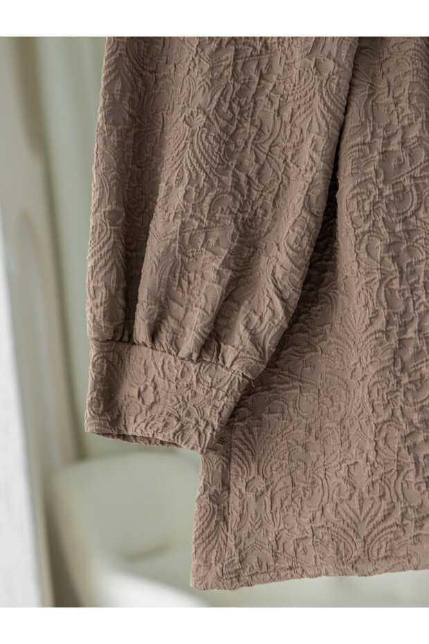 Tunic with stone button detail on the front and zipper on the back - light brown - 5