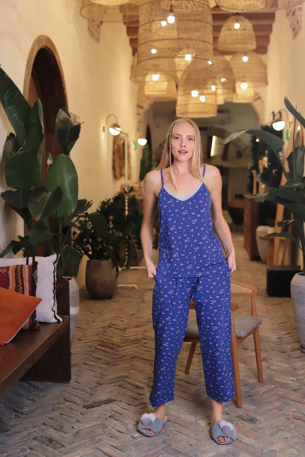 Lodos Store Aydoğan Women's Rope Strap Lace Detailed Capri Pajamas Set Floral Print Navy Blue