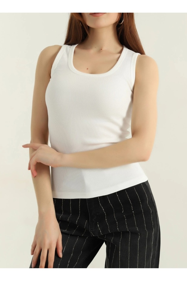 Women's Black Sleeveless Contrast Color Blouse
