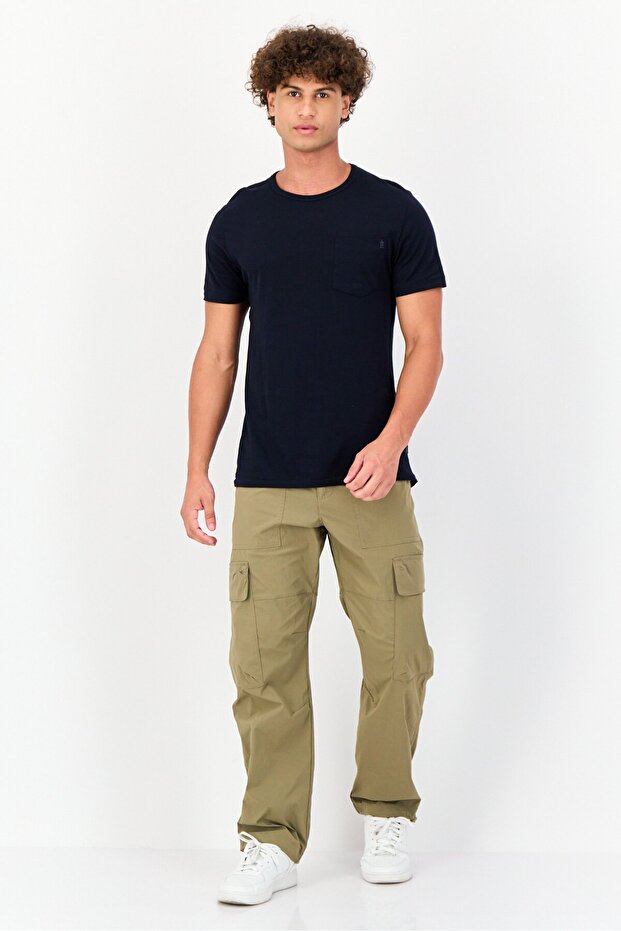 Men Regular Fit Solid Cargo Pants, Olive - 2