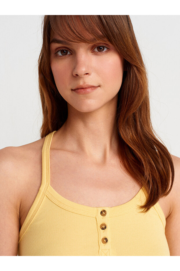 21106 قميص داخلي بحزام مزين بأزرار - أصفر - 3