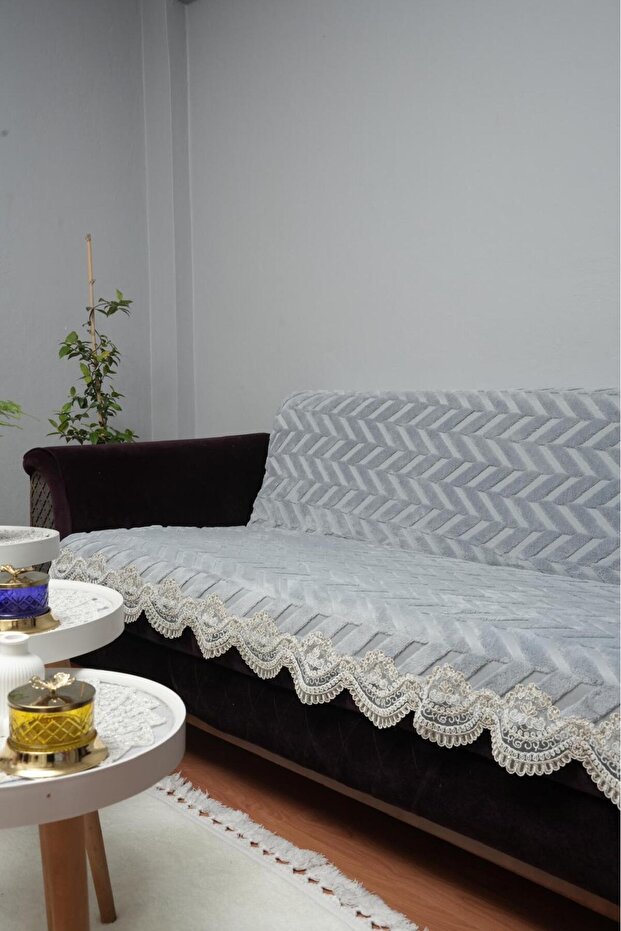 Plush Cotton Sofa Cover with Lace Embroidery Non-Slip Sofa Bed/Sofa Cover with Sponge Base |