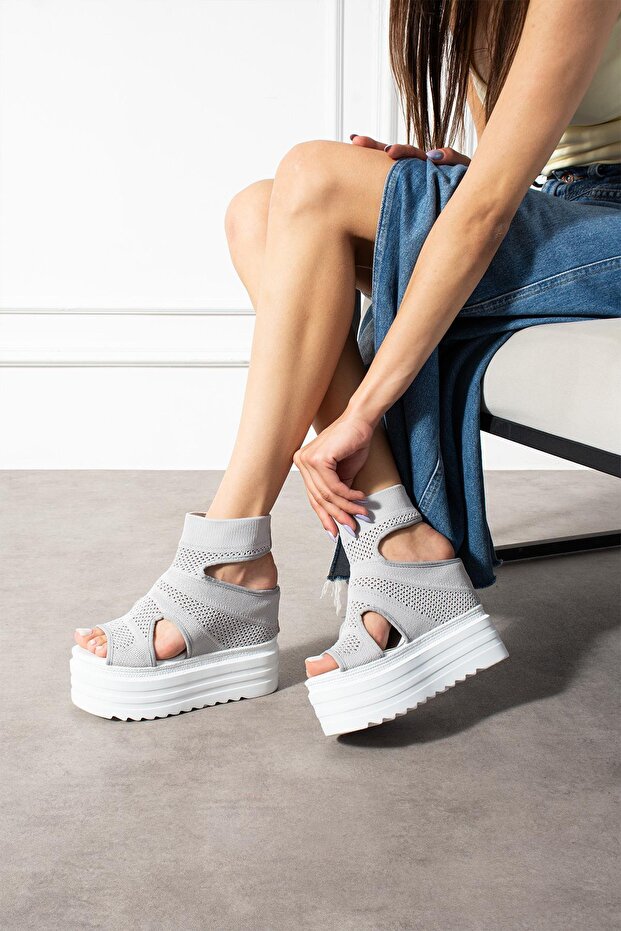 Echo Gri Dolgu Topuklu Sandalet - 1