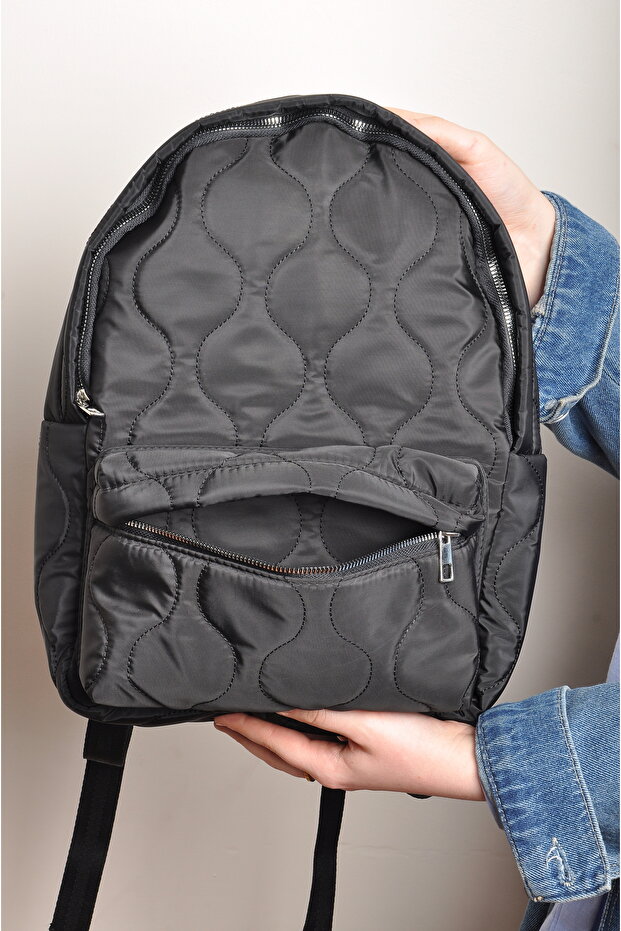 حقيبة ظهر مبطنة وجيبية ومزخرفة منتفخة - 6