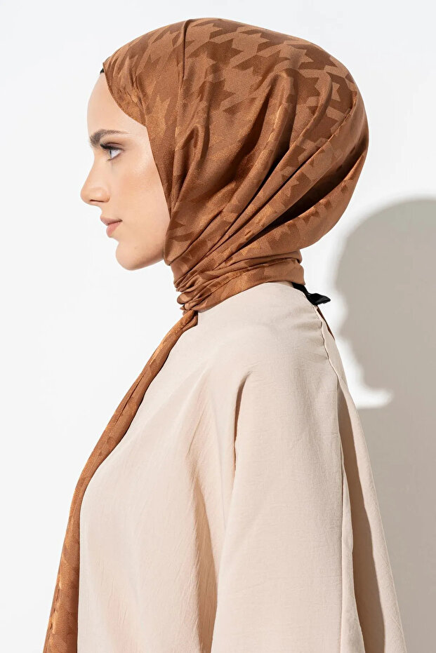 شال جاكار بنمط كبير على شكل مربعات - 5