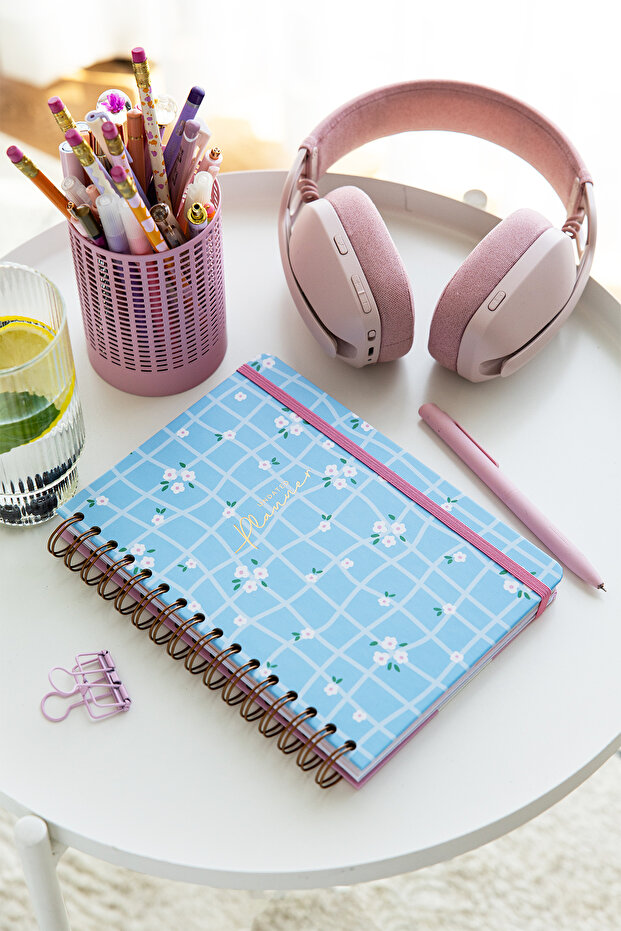 A5 Spiral Bound Perpetual Color Planner Agenda with Motivational Pages Blue Daisies