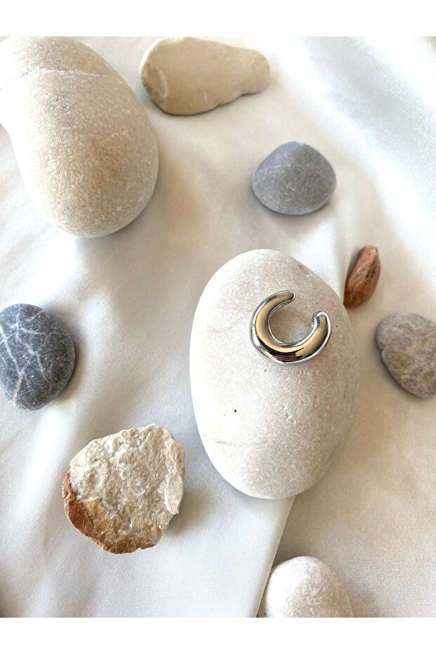 C أقراط أذن فضية - 1