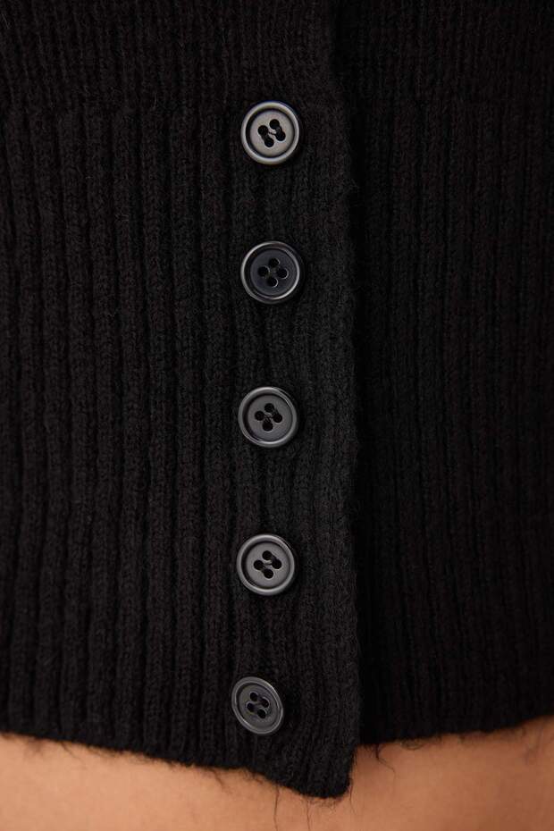 Siyah Crop Kare Yaka Triko Yumuşak Dokulu Fitted/Vücudu Saran Hırka TWOAW25HI00178 - 3