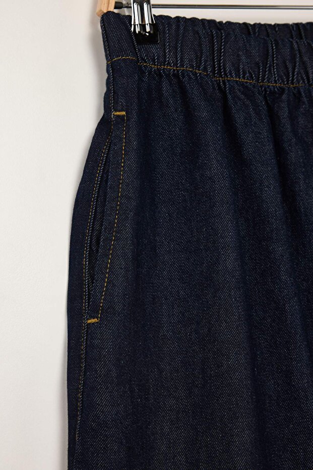 Özel Koleksiyon Koyu Mavi Maxi Volanlı Beli Lastikli Denim Etek TWOAW26ET00012 - 2