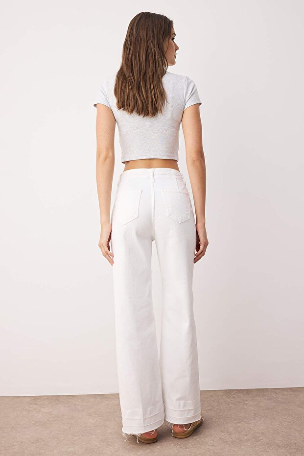 Beyaz Yüksek Bel Nervür Detaylı Paça Kesikli Comfort/Esnek Wide Leg Jeans TWOSS25JE00310 - 4