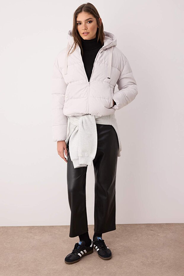 Сиво пухено яке с качулка, модел Rugular, водоотблъскващо TWOAW26MO00090 - 6