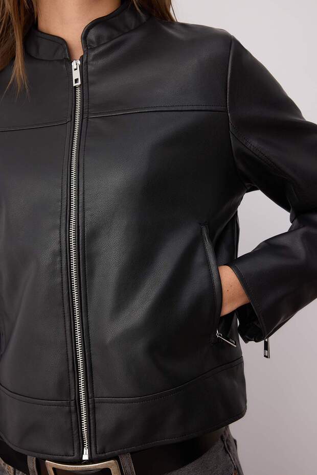 Siyah Fitted Kalıp Suni Deri Biker İnce Ceket Mont TWOAW26MO00085 - 3