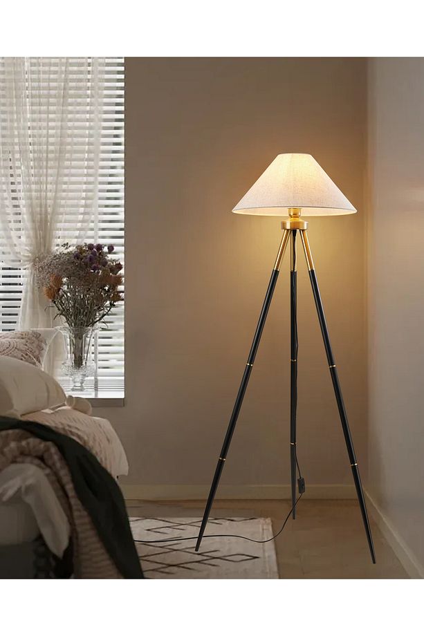Cosby Siyah-Eskitme Kaplamalı Tripod Metal 3 Ayaklı Lambader - 1