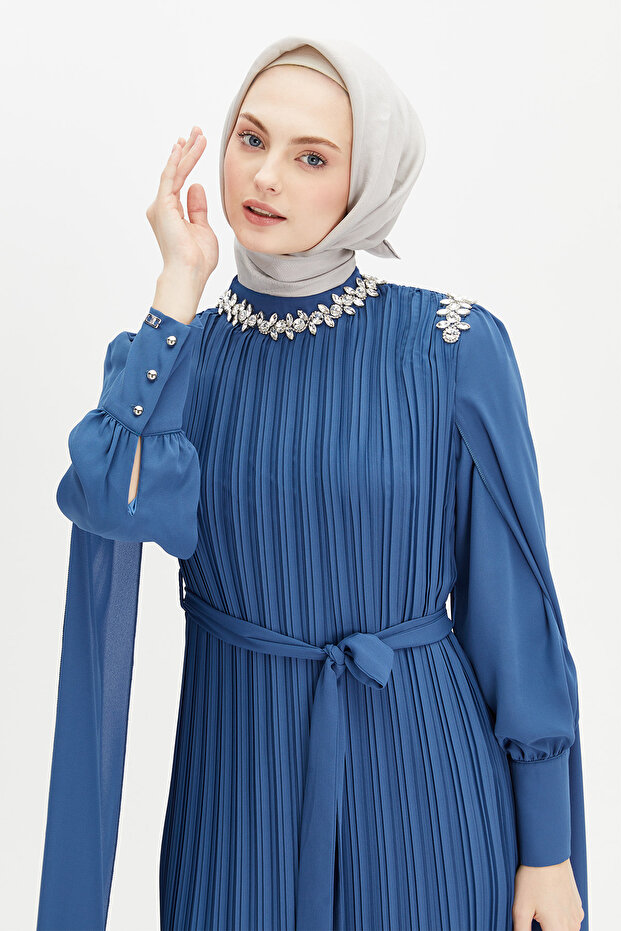 Pelerin Kol Piliseli Elbise - 4