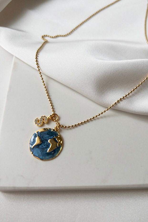 Altın Kaplama Dünya Firgürü ile Tasarlanmış Harfli Kolye - Çelik Kadın Kolye - 1