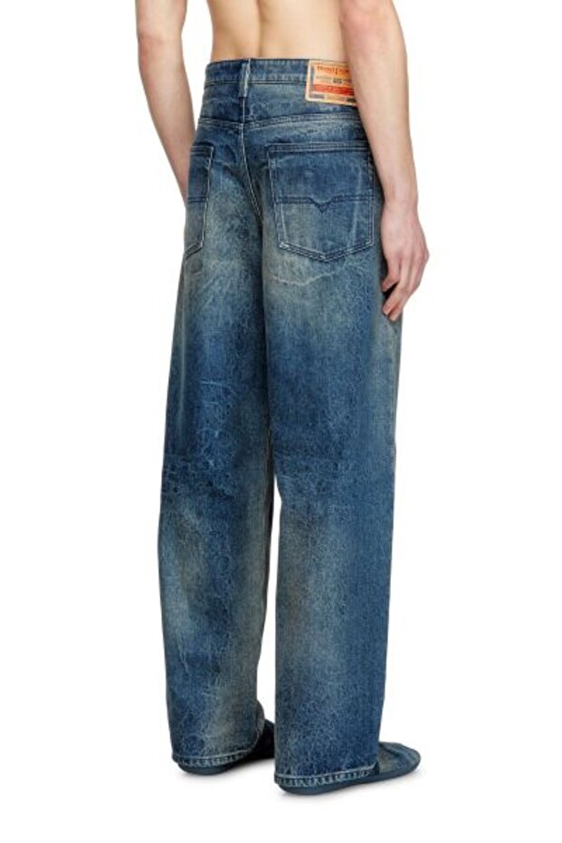 2001 D-MACRO-FSG1 - 2