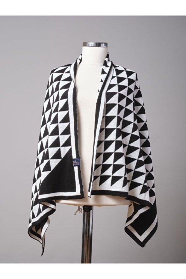 Knitwear Shawl - Triangle Pattern - 2