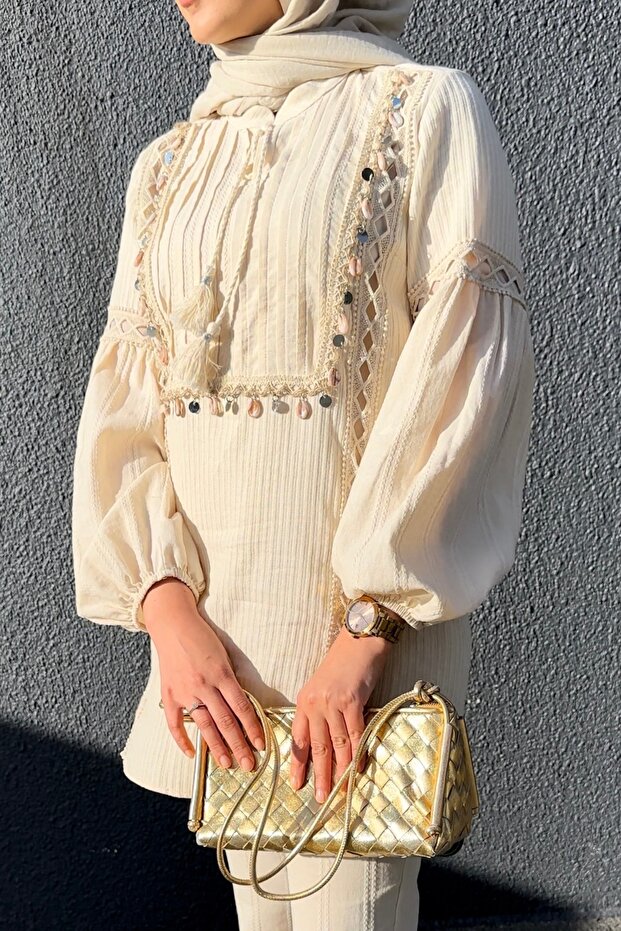 100% Cotton Beige Suit with Seashell Detail
