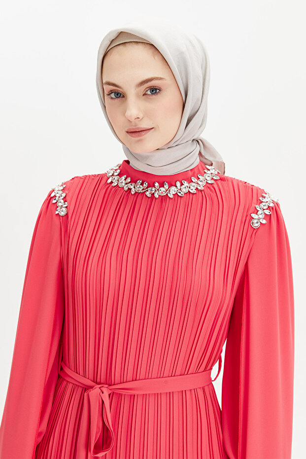 Pelerin Kol Piliseli Elbise - 4