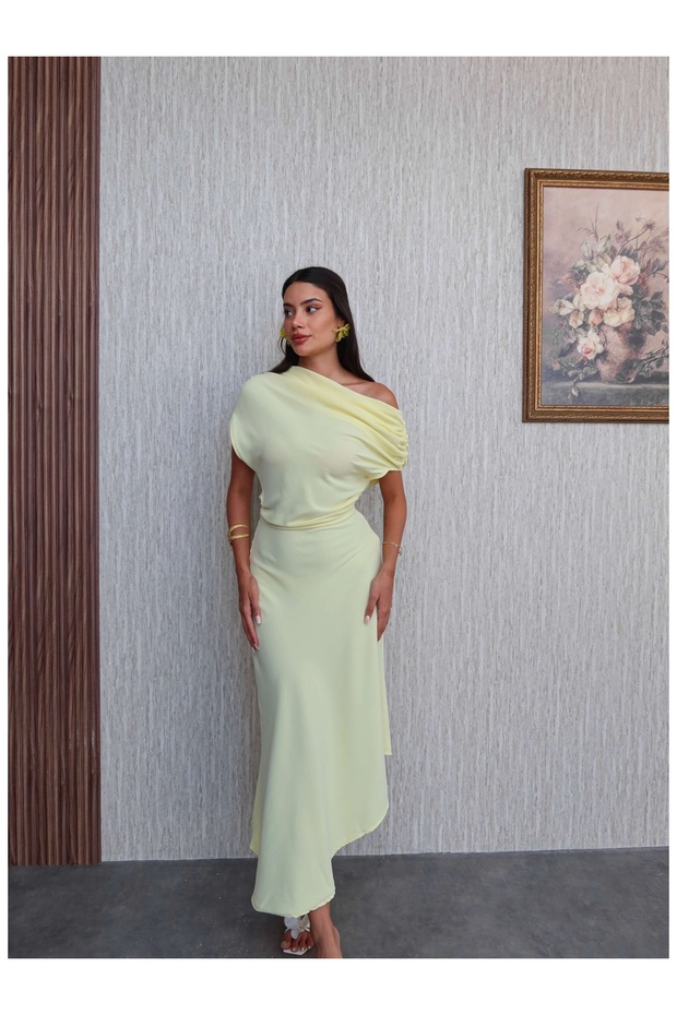 Drapeli Degaje Yaka Asimetrik Elbise - 3