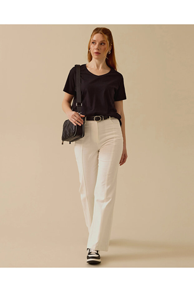 V Yaka Kısa Kollu Basic Tişört - 2