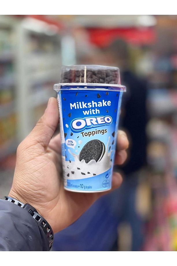 Oreo milkshake With Toppings 200ml - 4