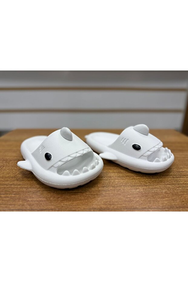 شبشب Shark Slide للجنسين