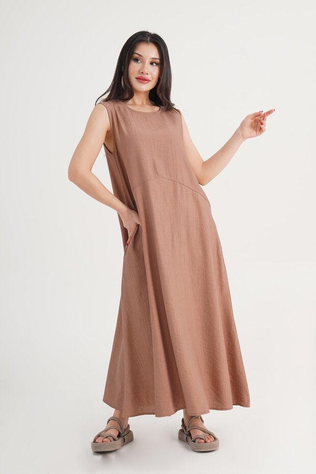 Crinkle Brown Sleeveless Dress with Crew Neck Pocket