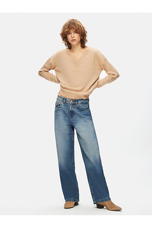 سترة تريكو أساسية بأكمام طويلة ورقبة على شكل حرف V 11251000351251