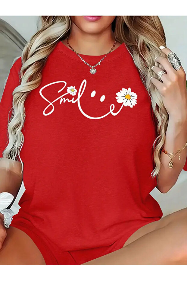تي شيرت كبير الحجم مطبوع عليه SMILE DAISY