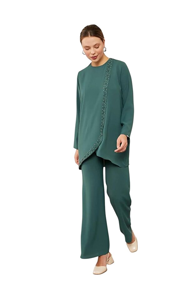 Costum dublu brodat - 2