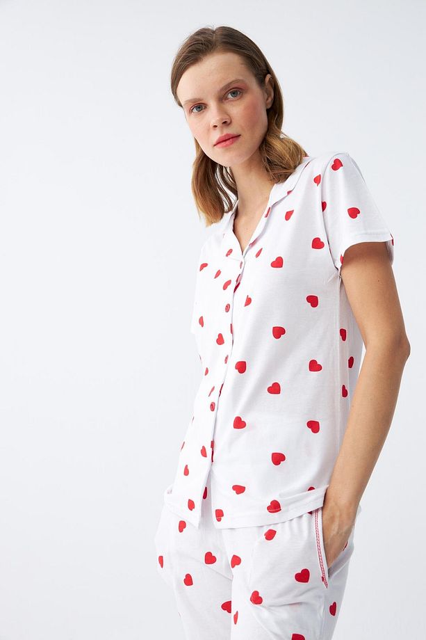 Kadın Beyaz Kırmızı Kalpli Önden Düğmeli Pijama Takımı - 4