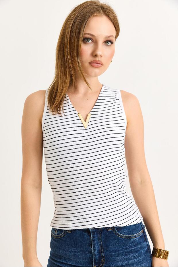 V-Neck Line Patterned Blouse White