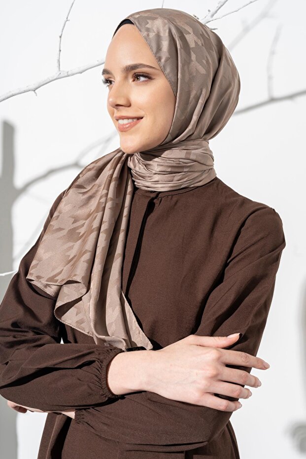 شال جاكار بنمط كبير على شكل مربعات - 2