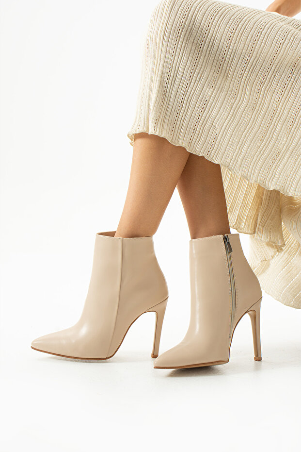 10.5 cm Nude Pointed Toe Women's Heeled Boots