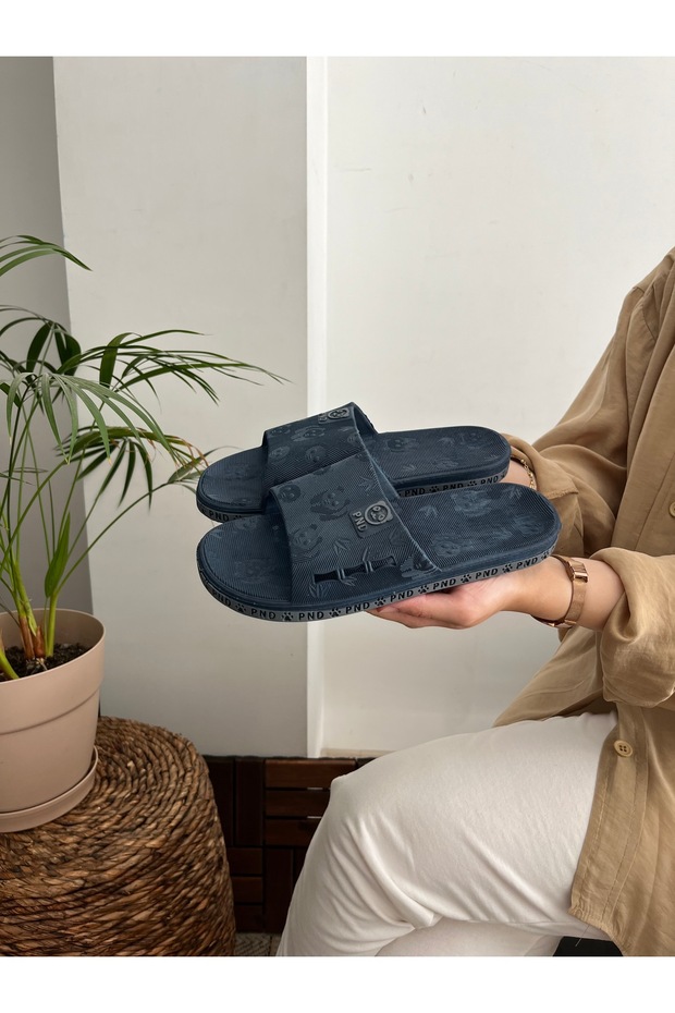 Unisex Anatomical Non-Slip Sole Bathroom Pool Wc Daily Slippers Panda