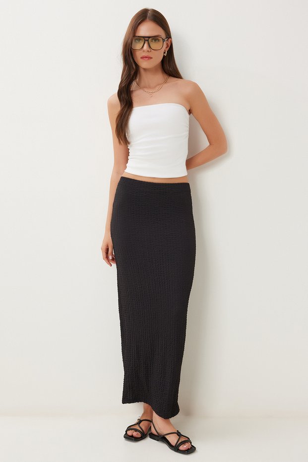 Women's Black Textured Slit Flexible Knitted Skirt Zv00336