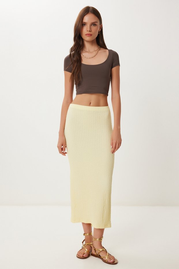 Women's Yellow Textured Slit Flexible Knitted Skirt Zv00336