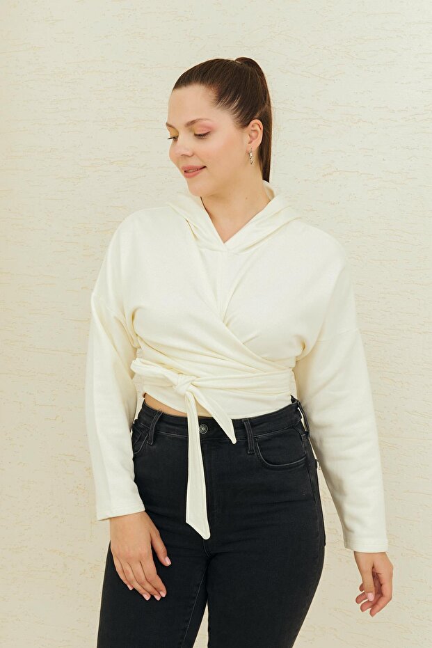 سويت شيرت برباط أمامي على شكل عظمة - 5