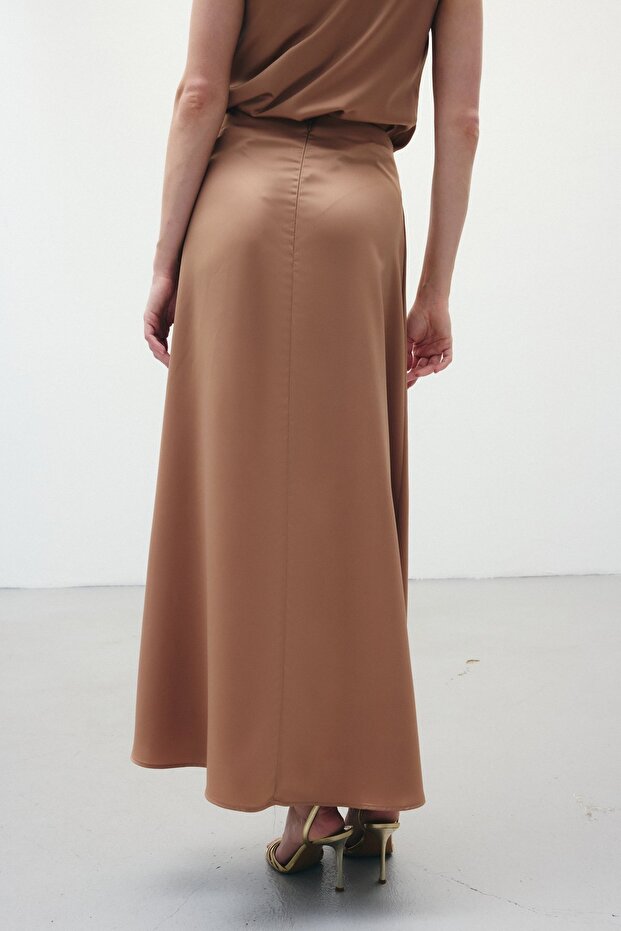 Fusta lungă din satin - Camel - 6