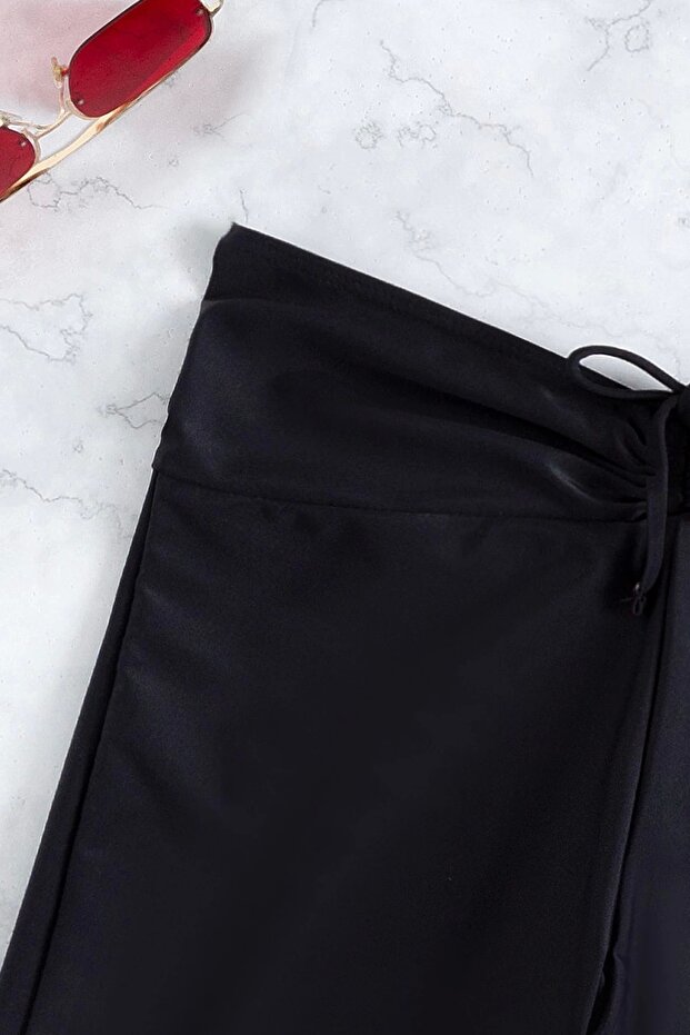 Kadın Siyah Önden Bağcıklı Deniz Şortu - 4