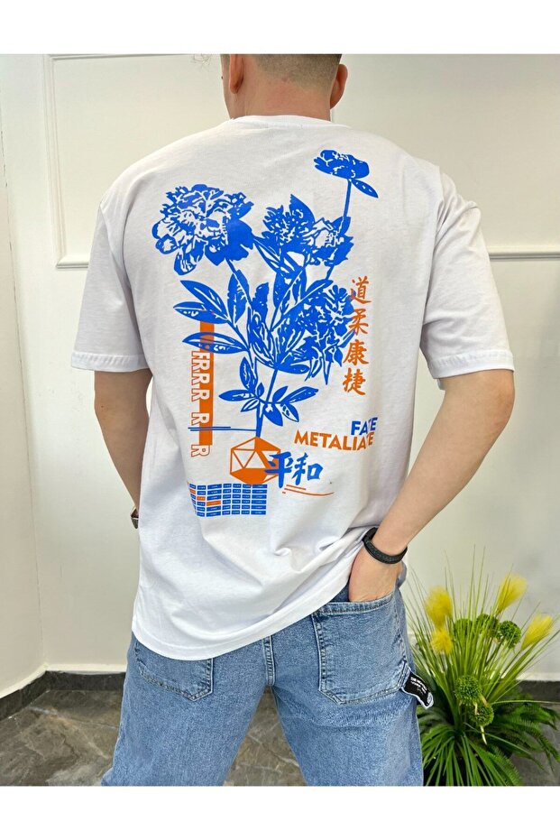 تيشيرت أبيض مع نمط زهرة الظهر - 3