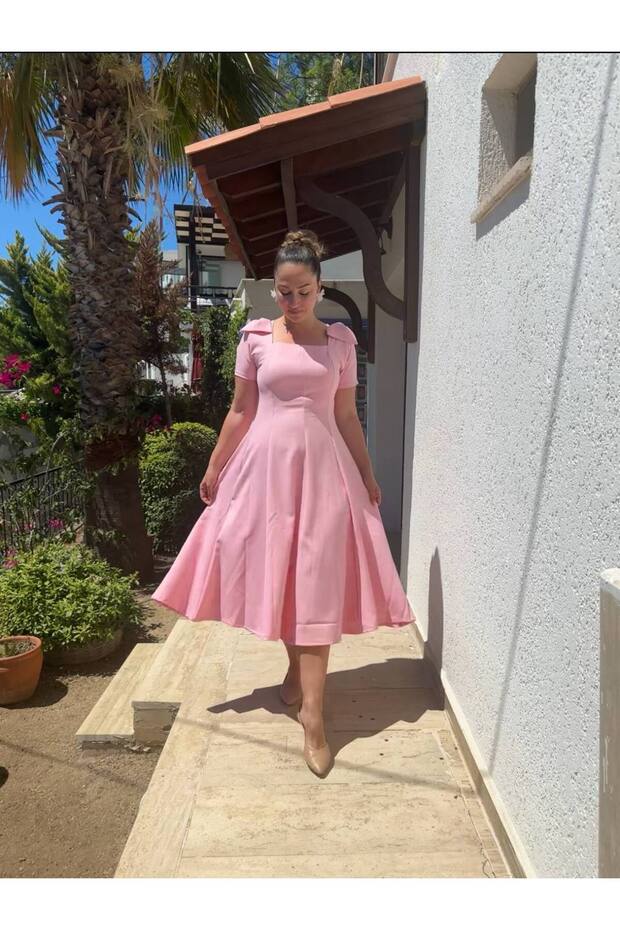 Basen Covering Bow Flared Dress That Shows Thin Waist