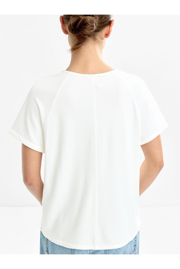 V-Yaka Basic T-shirt - 4