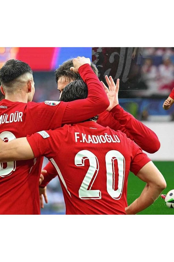 Türkiye Milli Takımı Euro 2024 F.e.r.d.i K.a.d.ı.o.ğ.l.u Deplasman Forması (RED) vs spor atlet - 3