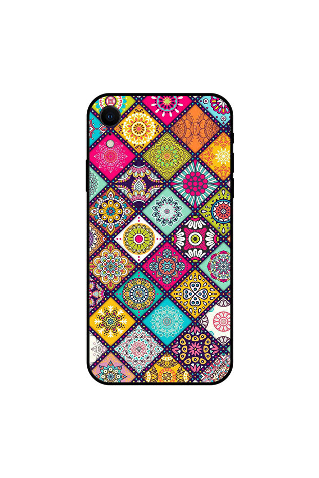 غطاء حماية iPhone XR بنقشة زهور متعددة الأشكال